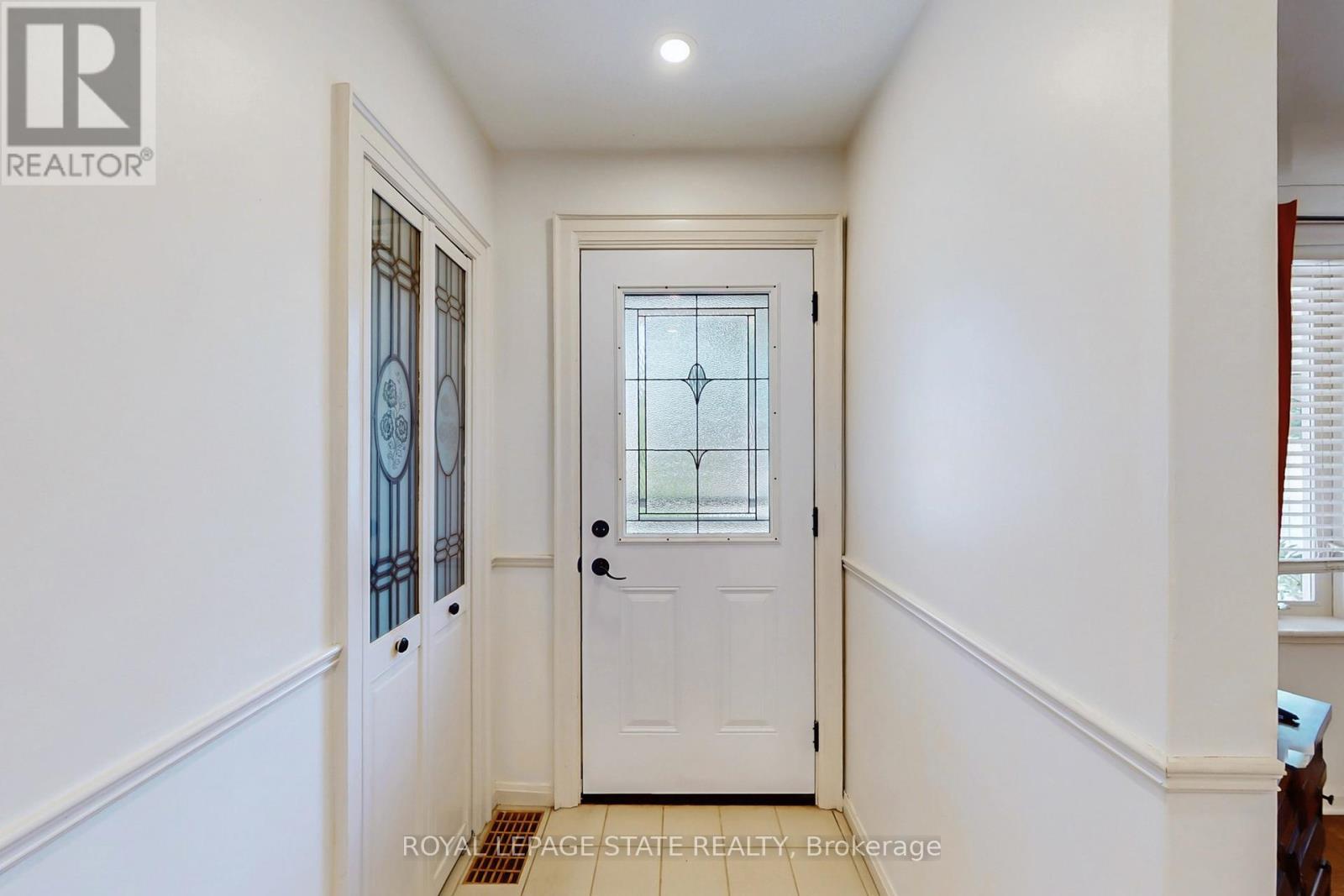 40 Galbraith Drive, Hamilton (Stoney Creek), Ontario  L8G 1Z9 - Photo 4 - X12444703