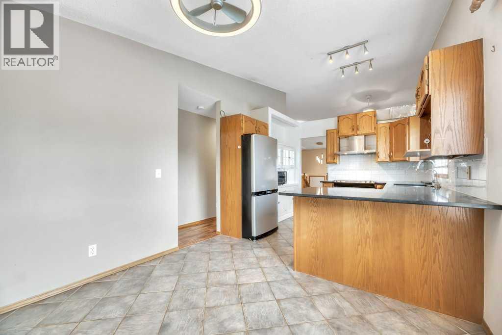 41 Millbank Bay Sw, Calgary, Alberta  T2Y 2Z1 - Photo 13 - A2222216