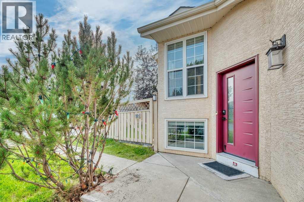 41 Millbank Bay Sw, Calgary, Alberta  T2Y 2Z1 - Photo 1 - A2222216