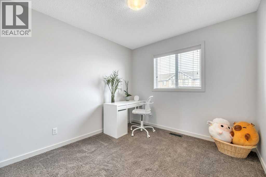 4040 New Brighton Grove Se, Calgary, Alberta  T2Z 1G4 - Photo 18 - A2258026