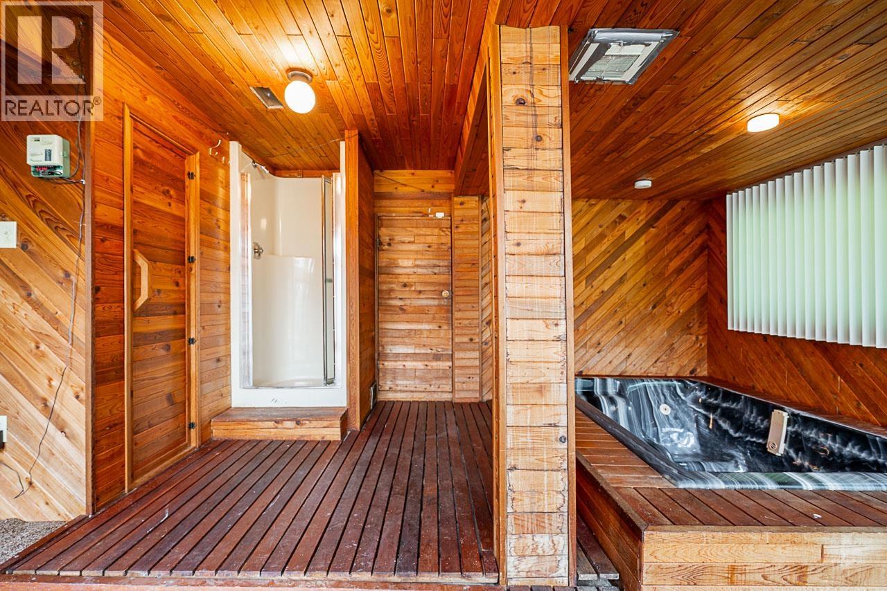 2332 Hoskins Road, North Vancouver, British Columbia  V7J 3A3 - Photo 33 - R3054890