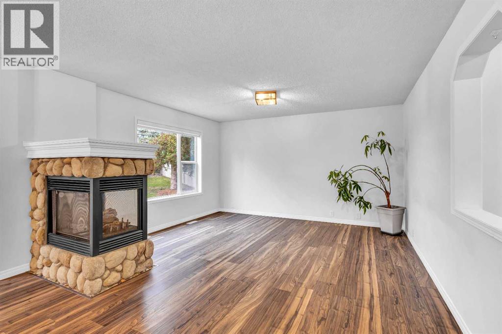 331 Springbank Place Sw, Calgary, Alberta  T3H 3S4 - Photo 11 - A2258488