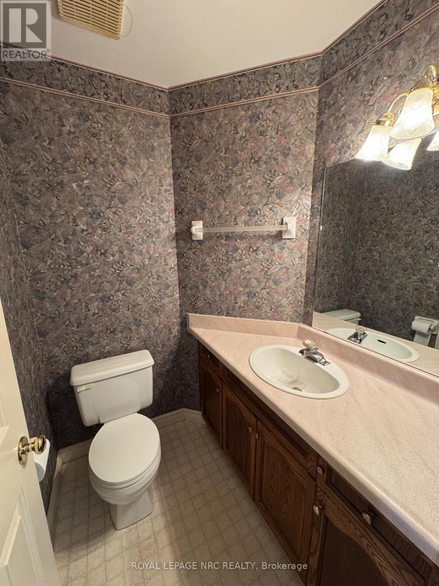 90 Farris Avenue, St. Catharines, Ontario  L2S 3W4 - Photo 14 - X12441699