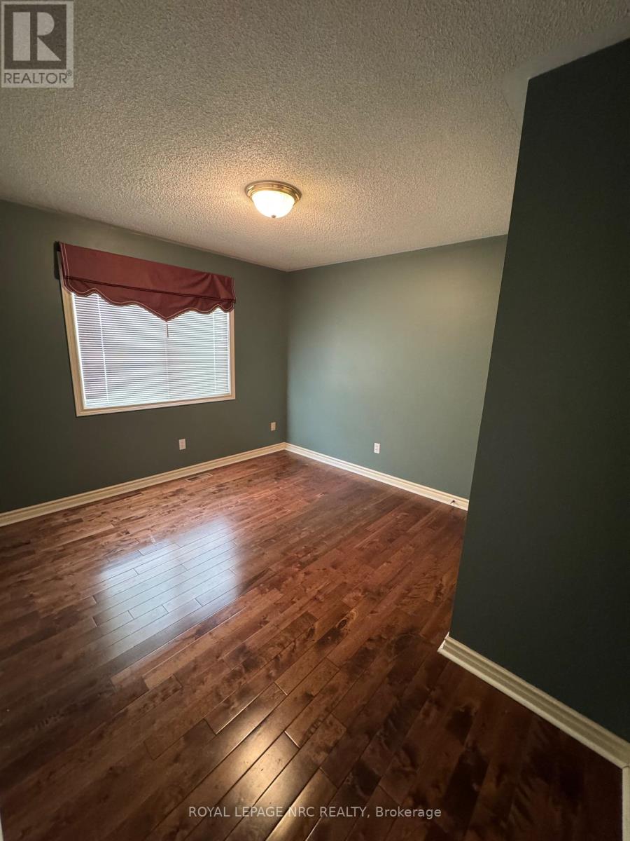 90 Farris Avenue, St. Catharines, Ontario  L2S 3W4 - Photo 10 - X12441699