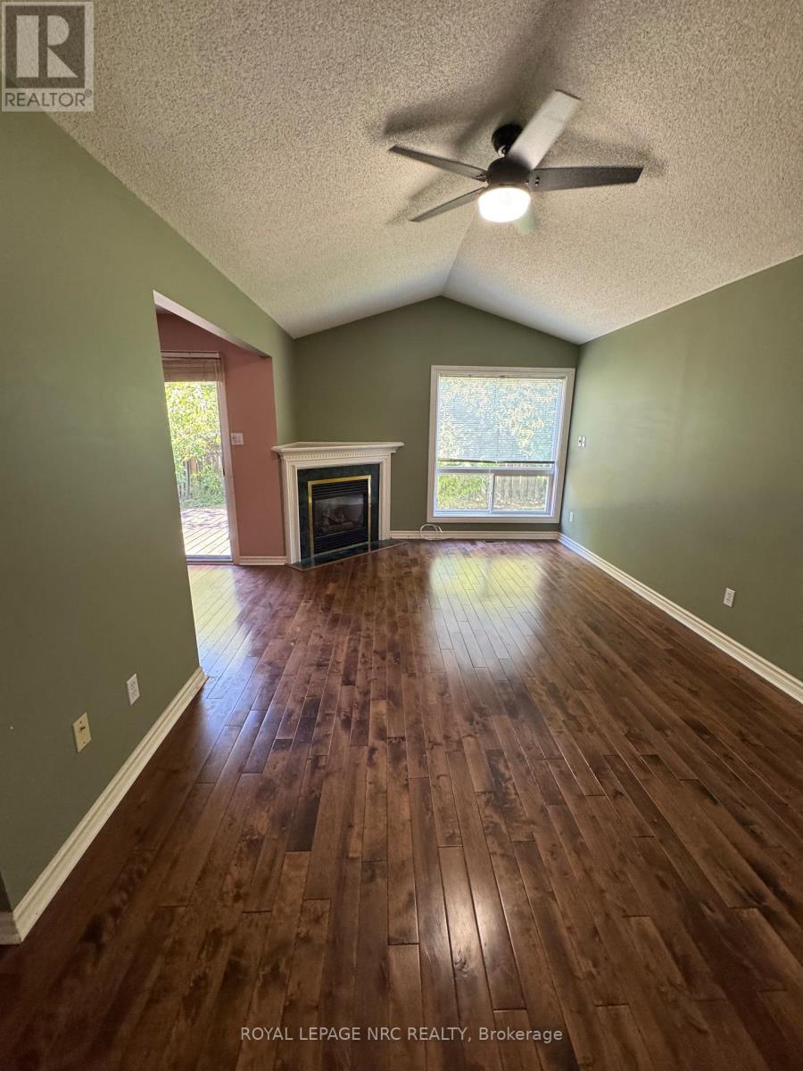 90 Farris Avenue, St. Catharines, Ontario  L2S 3W4 - Photo 4 - X12441699