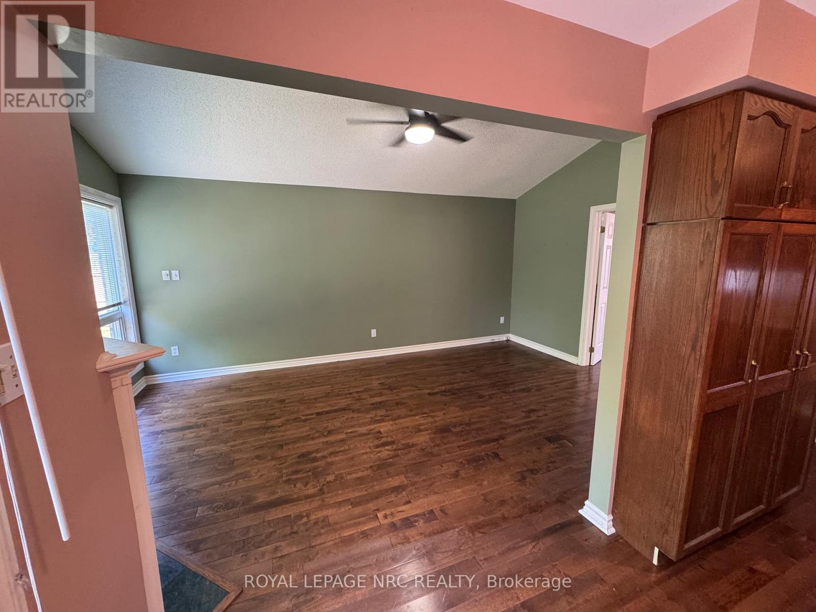 90 Farris Avenue, St. Catharines, Ontario  L2S 3W4 - Photo 8 - X12441699