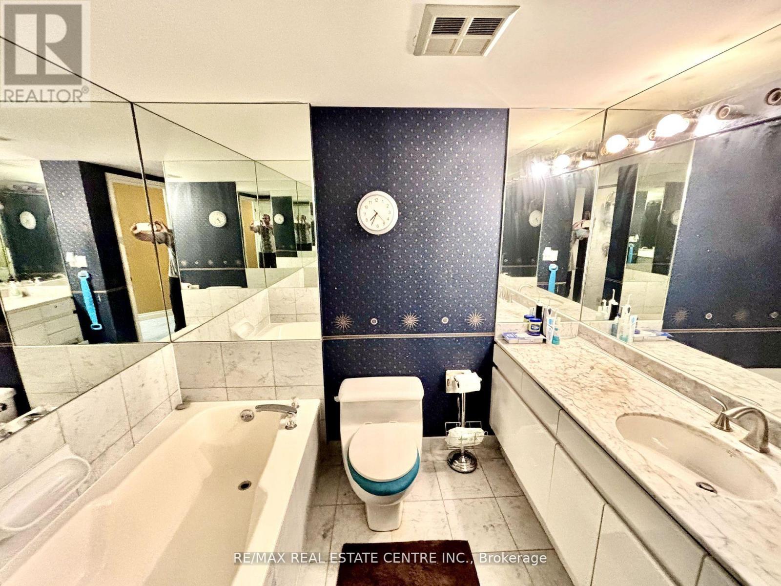 2407 - 1 Palace Pier Court, Toronto, Ontario  M8V 3W9 - Photo 16 - W12432600
