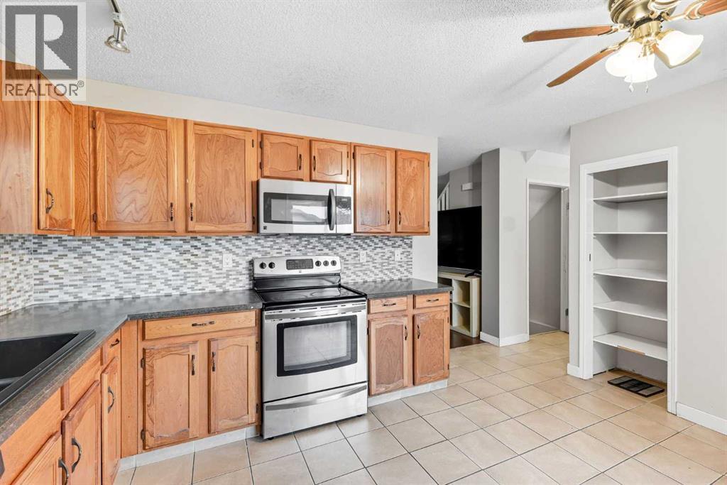 47 Shawglen Place Sw, Calgary, Alberta  T2Y 1X9 - Photo 11 - A2261761