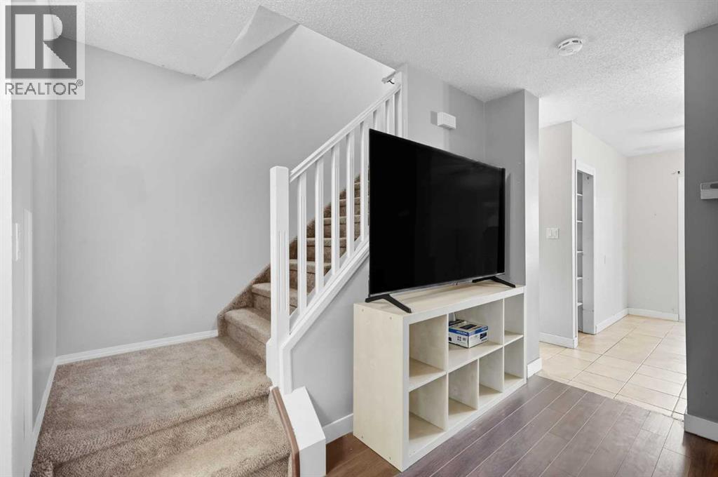 47 Shawglen Place Sw, Calgary, Alberta  T2Y 1X9 - Photo 14 - A2261761