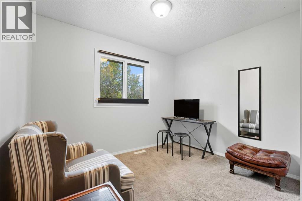 47 Shawglen Place Sw, Calgary, Alberta  T2Y 1X9 - Photo 19 - A2261761