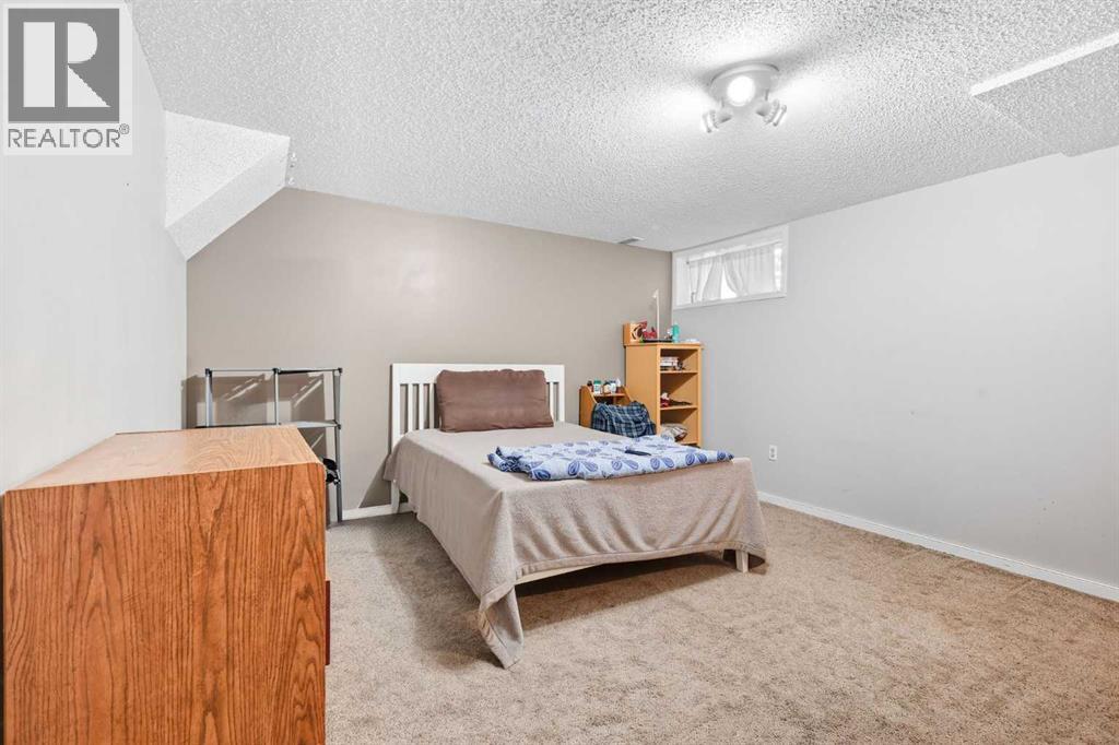 47 Shawglen Place Sw, Calgary, Alberta  T2Y 1X9 - Photo 23 - A2261761