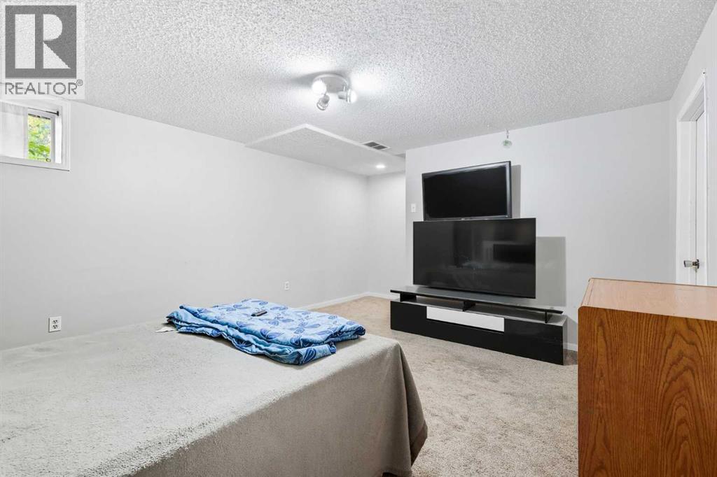 47 Shawglen Place Sw, Calgary, Alberta  T2Y 1X9 - Photo 24 - A2261761