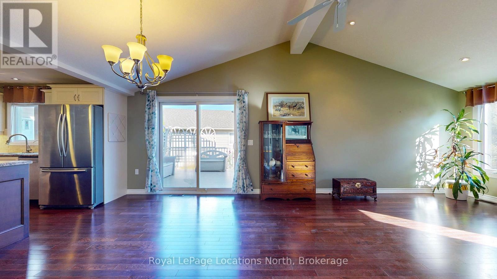 92 New York Avenue, Wasaga Beach, Ontario  L9Z 3A8 - Photo 14 - S12443992