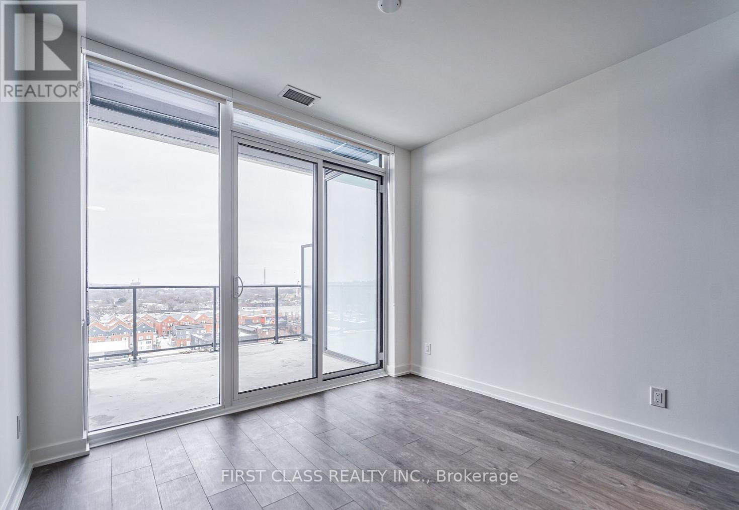 1005 - 5 Defries Street, Toronto, Ontario  M5A 0W7 - Photo 11 - C12444708