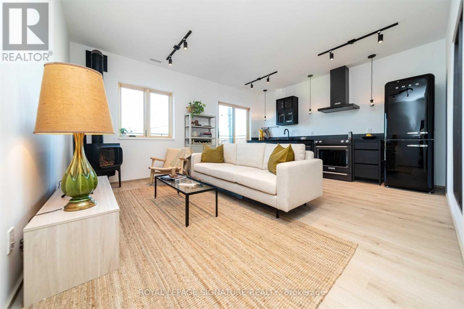 5 - 36 GEARY AVENUE, Toronto, Ontario