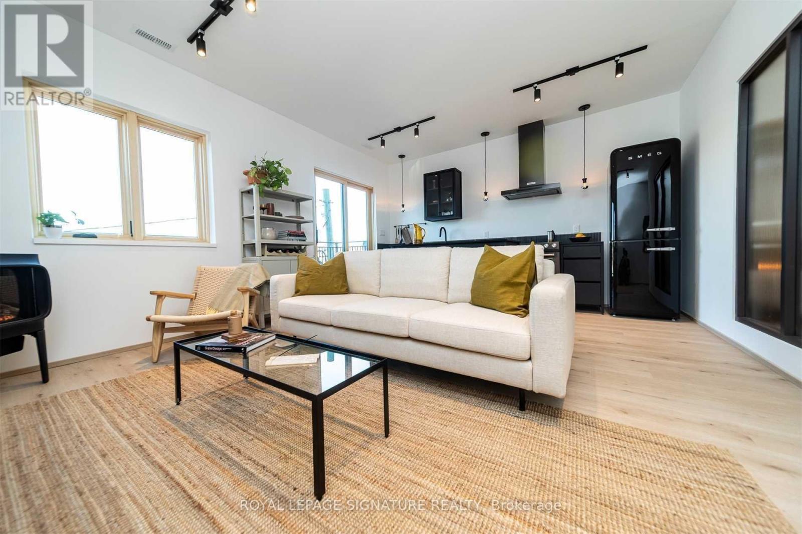 5 - 36 Geary Avenue, Toronto, Ontario  M6H 2B4 - Photo 2 - C12444715