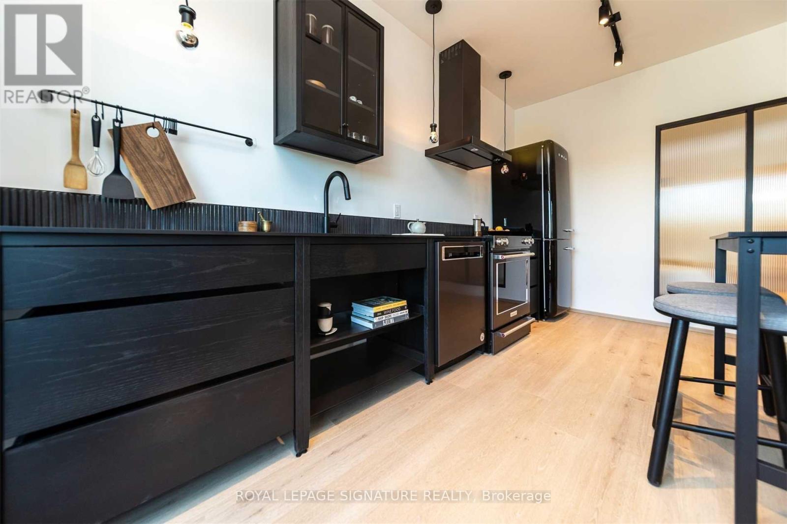5 - 36 Geary Avenue, Toronto, Ontario  M6H 2B4 - Photo 8 - C12444715