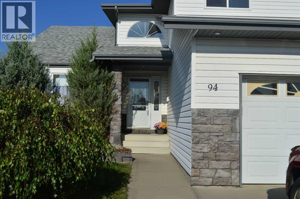 94 Lund Close, Red Deer, Alberta  T4R 2T1 - Photo 2 - A2253828
