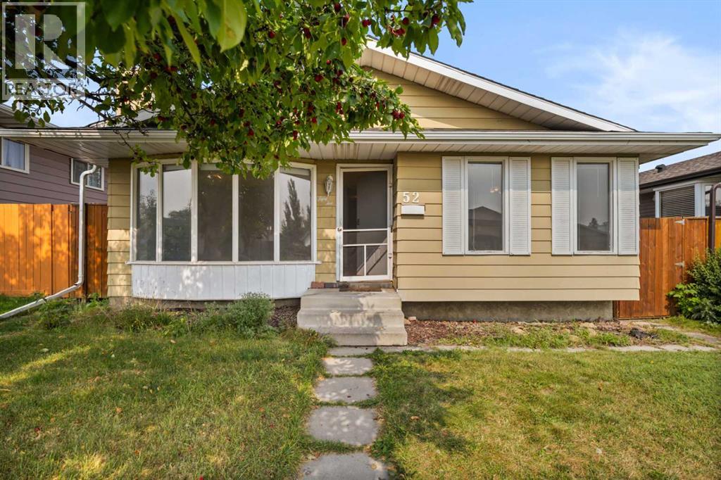 52 Dover Ridge Court Se, Calgary, Alberta  T2B 2M8 - Photo 2 - A2255017