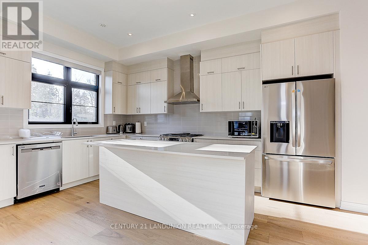 6 De La Roche Drive, Vaughan, Ontario  L4H 5G4 - Photo 16 - N12442901