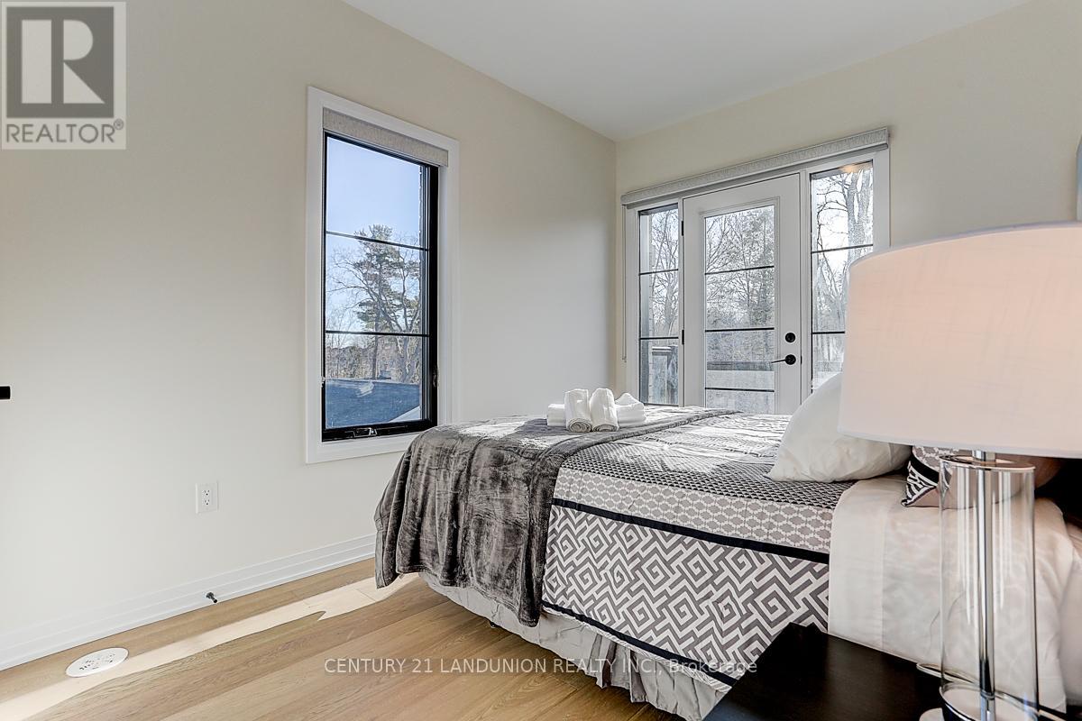 6 De La Roche Drive, Vaughan, Ontario  L4H 5G4 - Photo 30 - N12442901