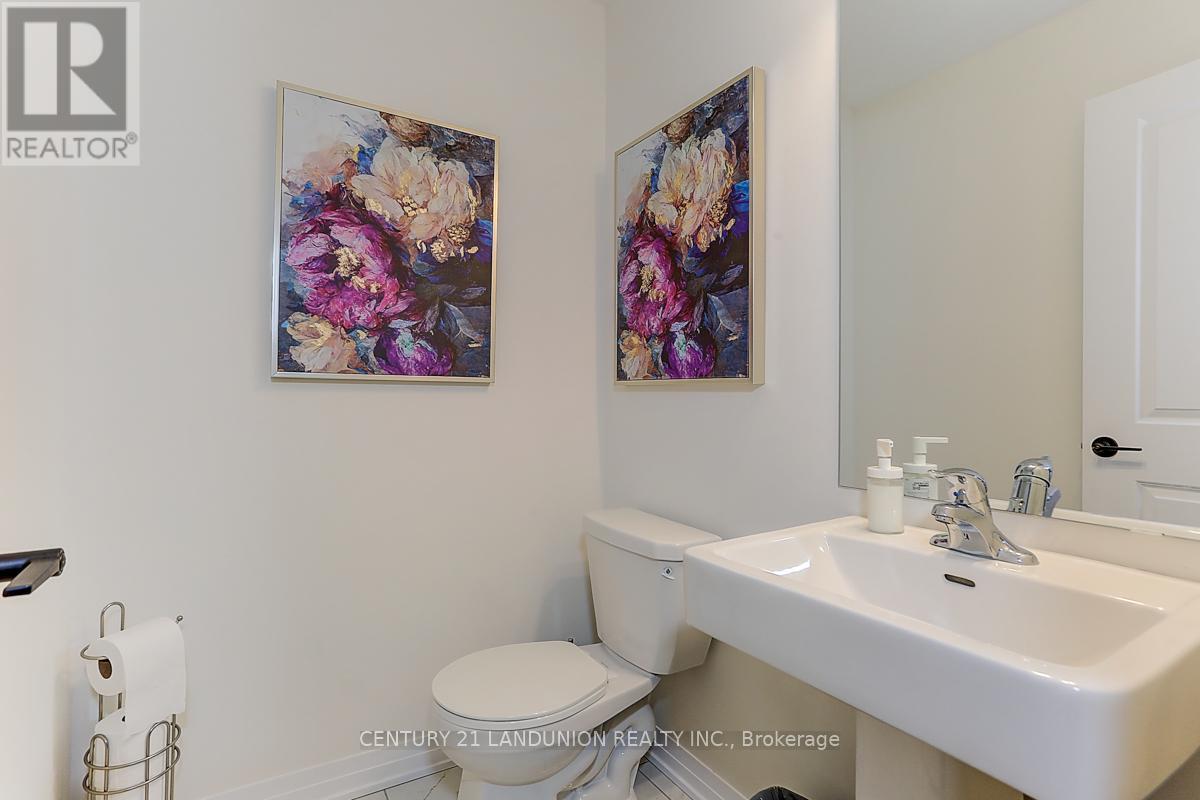 6 De La Roche Drive, Vaughan, Ontario  L4H 5G4 - Photo 9 - N12442901