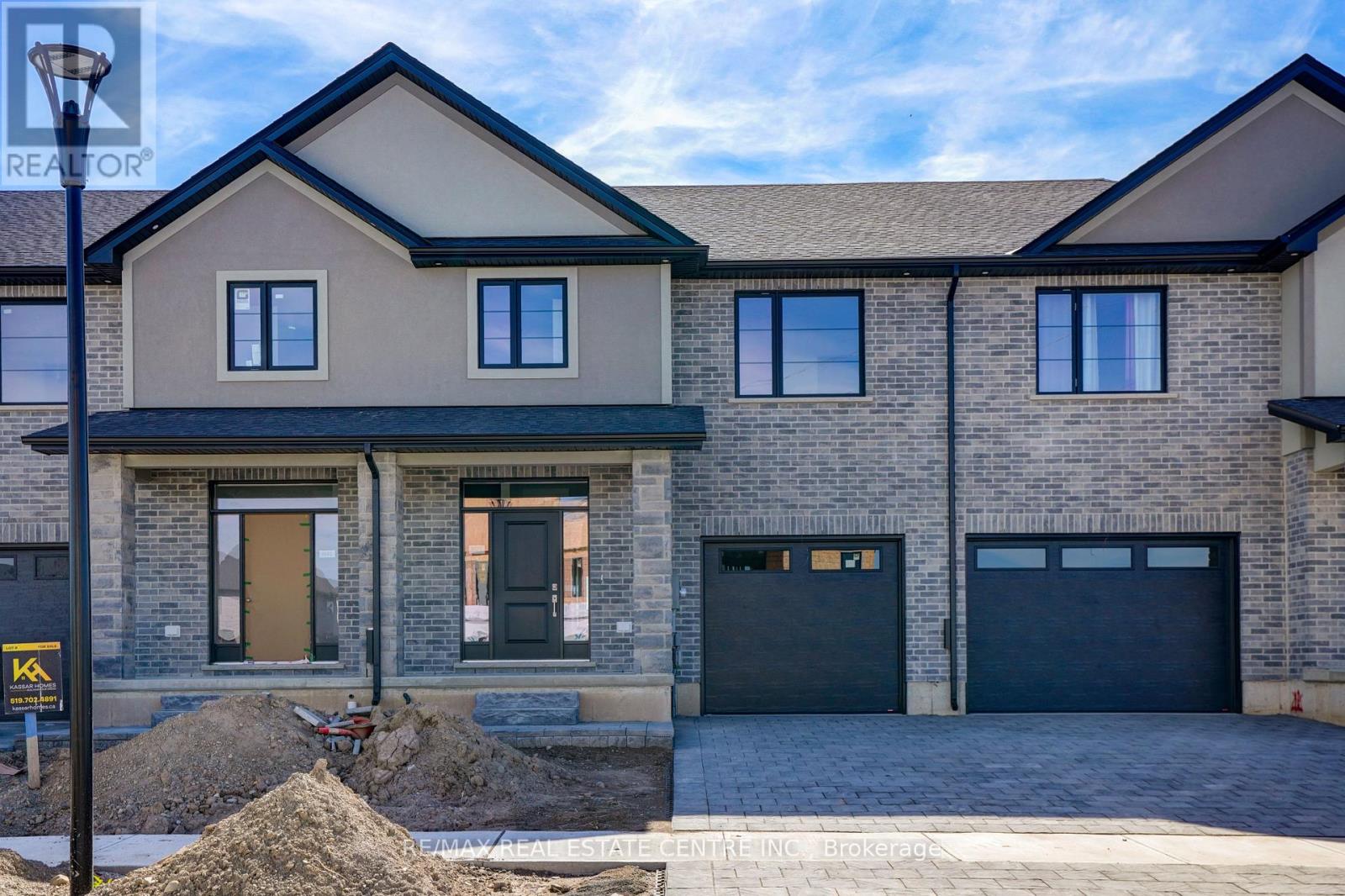 2568 Constance Avenue, London South, Ontario  N6M 1E7 - Photo 2 - X12183648