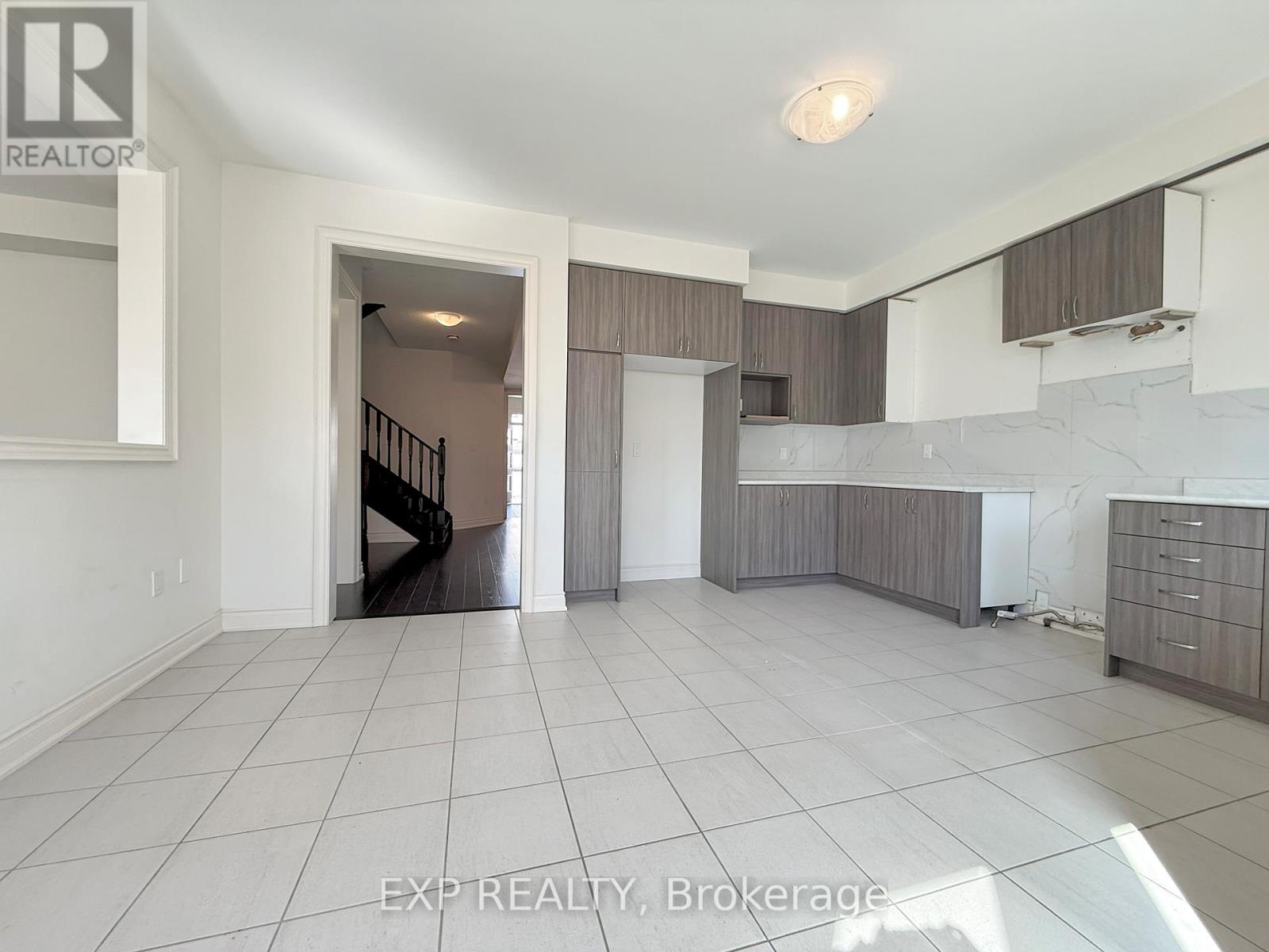233 Wesmina Avenue, Whitchurch-Stouffville (Stouffville), Ontario  L4A 0R8 - Photo 18 - N12444706