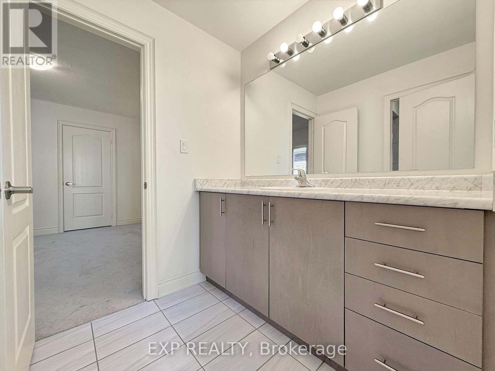 233 Wesmina Avenue, Whitchurch-Stouffville (Stouffville), Ontario  L4A 0R8 - Photo 35 - N12444706