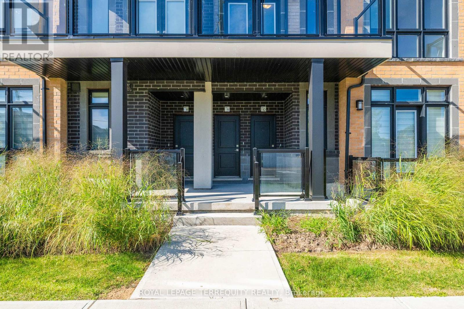 9 - 12860 Yonge Street, Richmond Hill, Ontario  L4E 1J4 - Photo 2 - N12444707