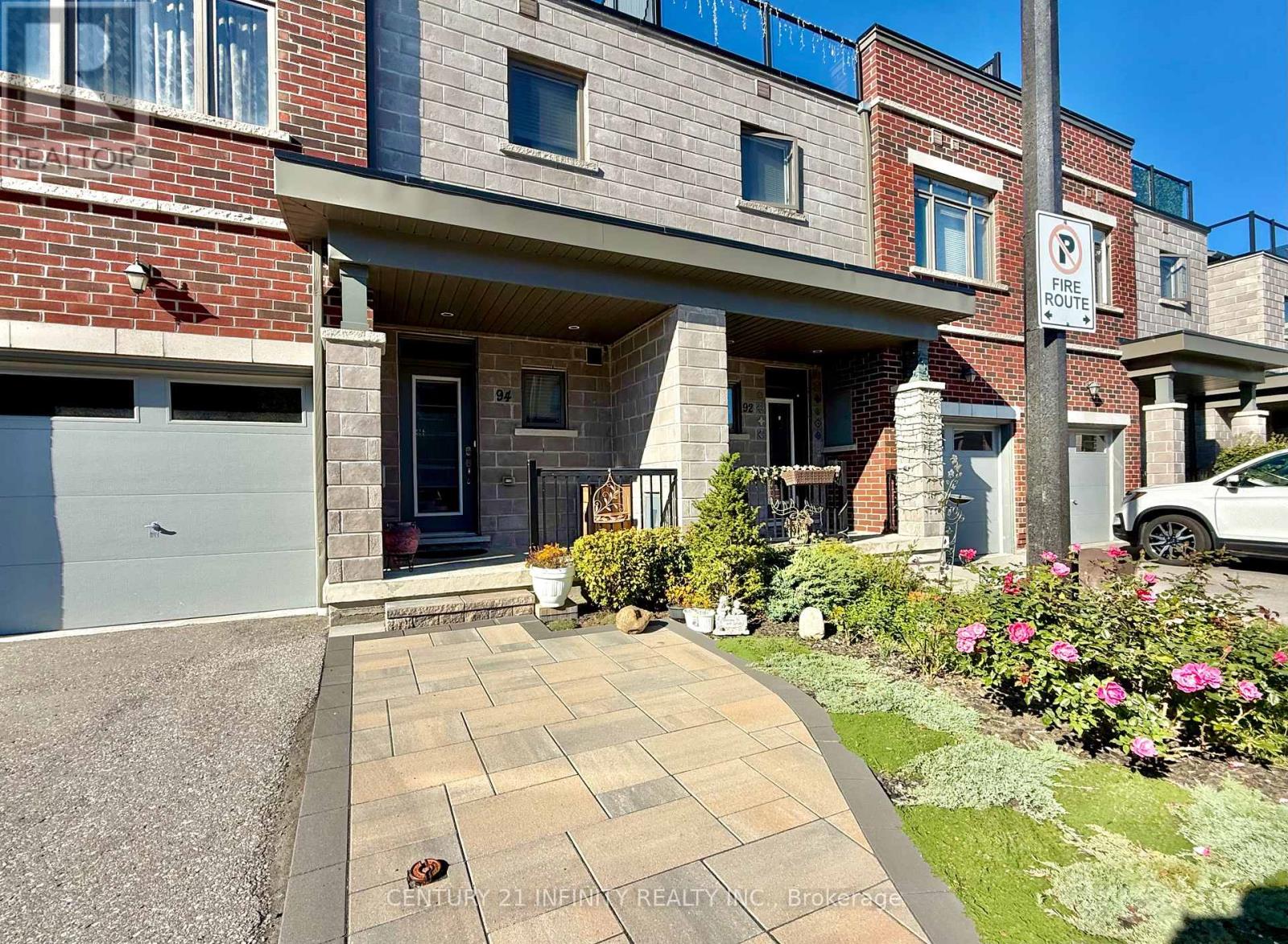 94 Longshore Way, Whitby, Ontario  L1N 0M1 - Photo 2 - E12440352