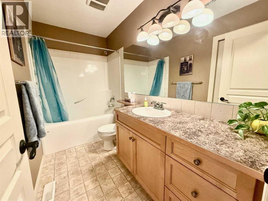 215 Hawkmere Road, Chestermere, Alberta  T1X 1T5 - Photo 36 - A2238605