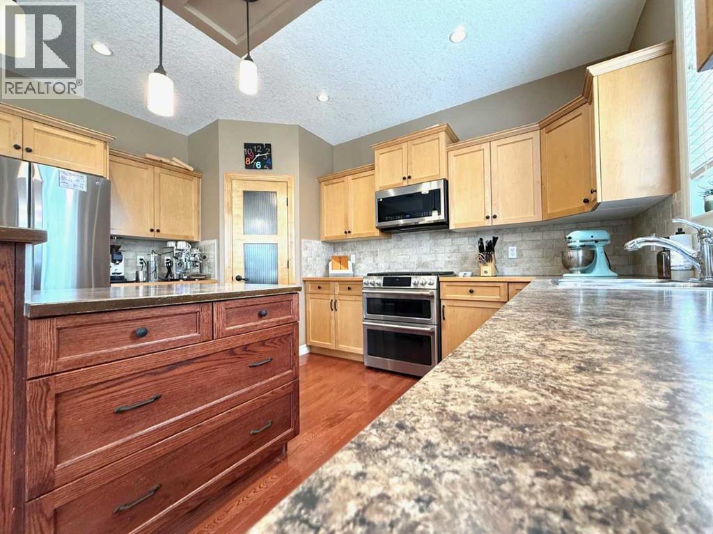 215 Hawkmere Road, Chestermere, Alberta  T1X 1T5 - Photo 17 - A2238605