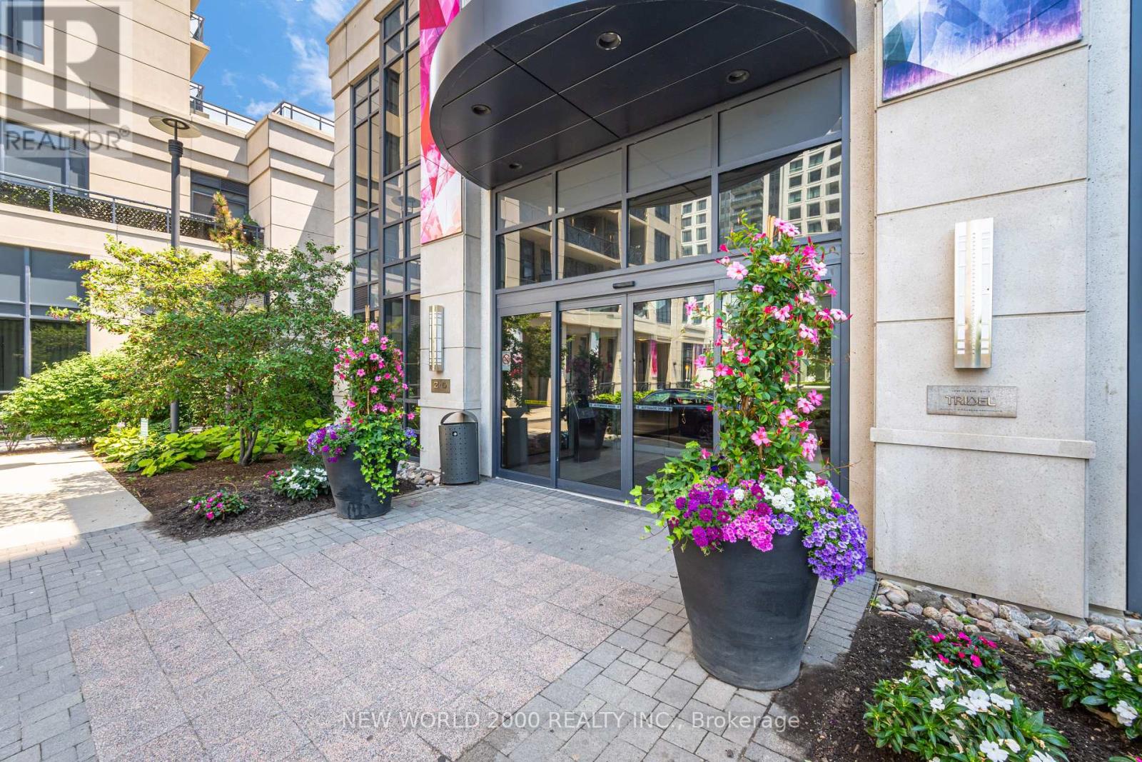 708 - 6 Eva Road, Toronto (Etobicoke West Mall), Ontario  M9C 0B1 - Photo 2 - W12444714