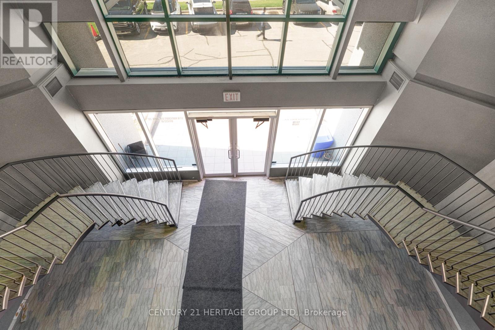 202 - 171 Marycroft Avenue, Vaughan, Ontario  L4L 5Y3 - Photo 6 - N12417233