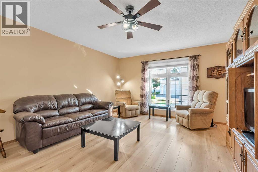 26, 105 Elm Place, Okotoks, Alberta  T1S 1Y9 - Photo 4 - A2260675