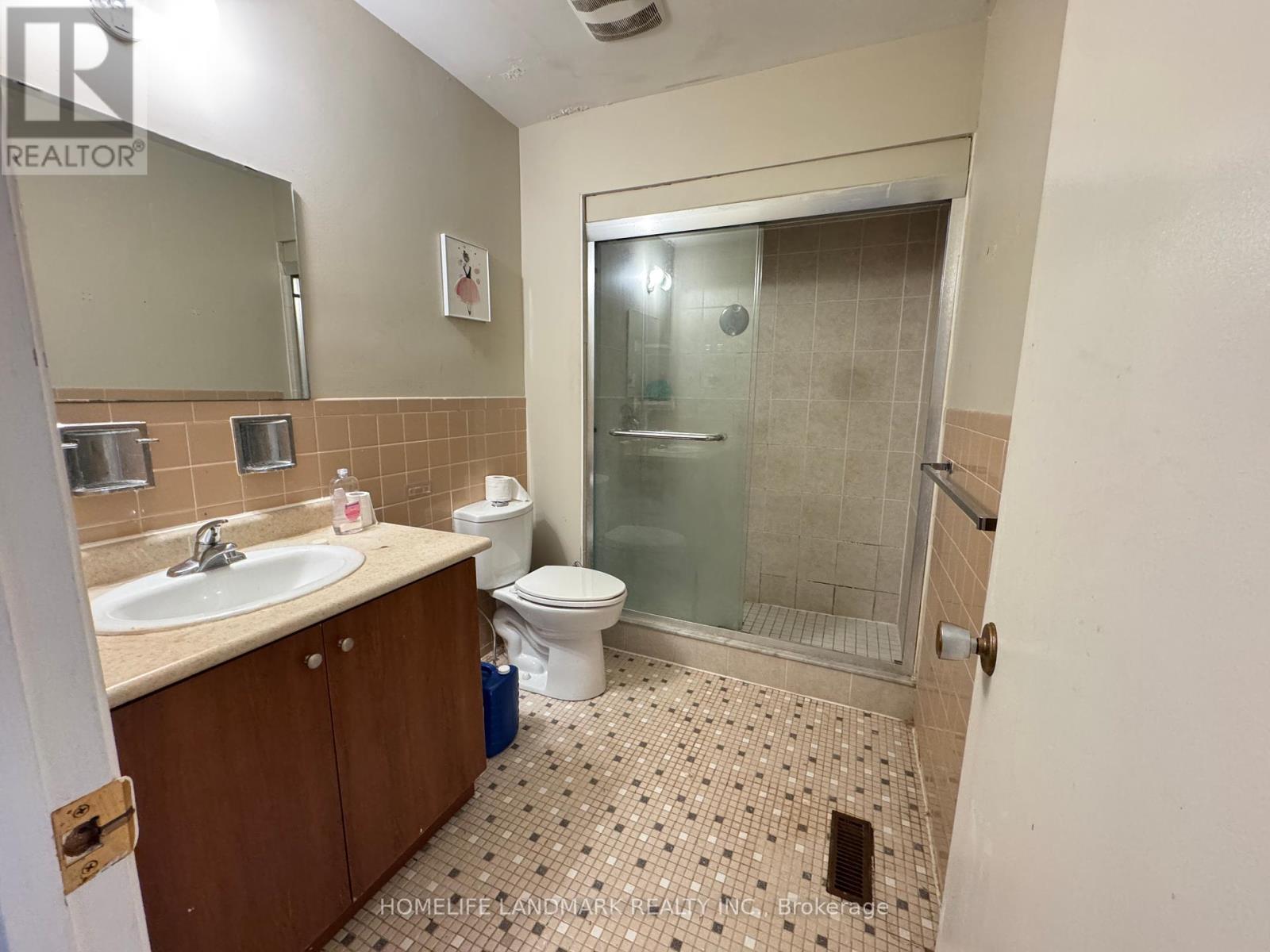 Ground Level - 51 Navaho Drive, Toronto, Ontario  M2H 2X2 - Photo 4 - C12444724