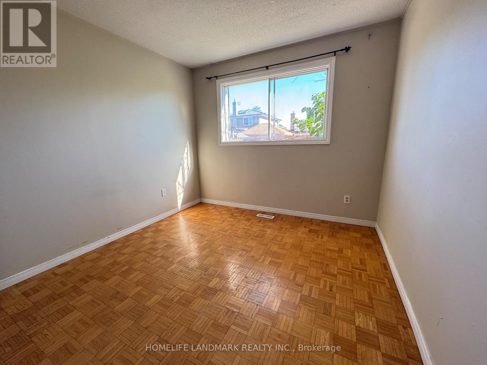 Ground Level - 51 Navaho Drive, Toronto, Ontario  M2H 2X2 - Photo 5 - C12444724