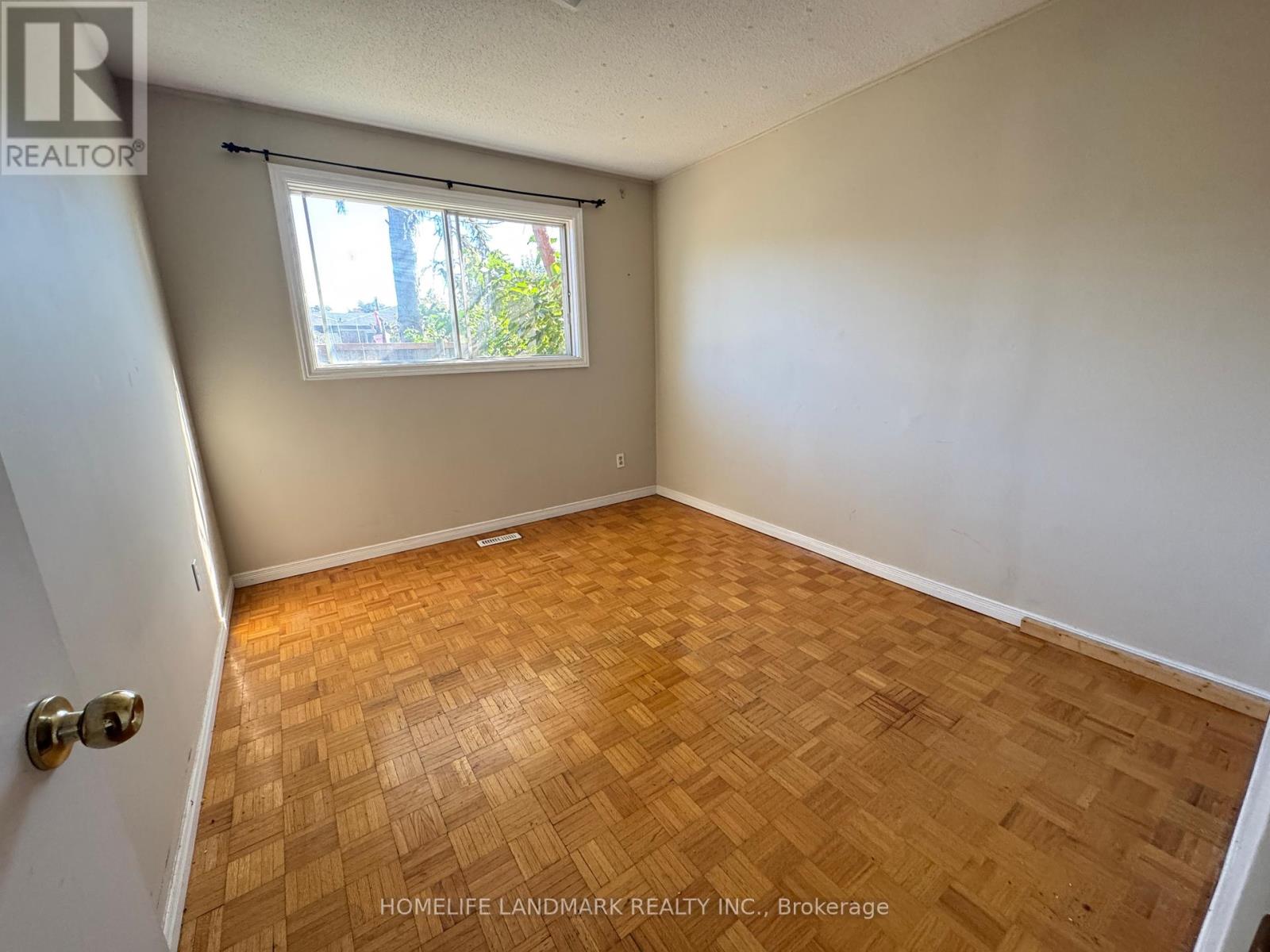 Ground Level - 51 Navaho Drive, Toronto, Ontario  M2H 2X2 - Photo 6 - C12444724