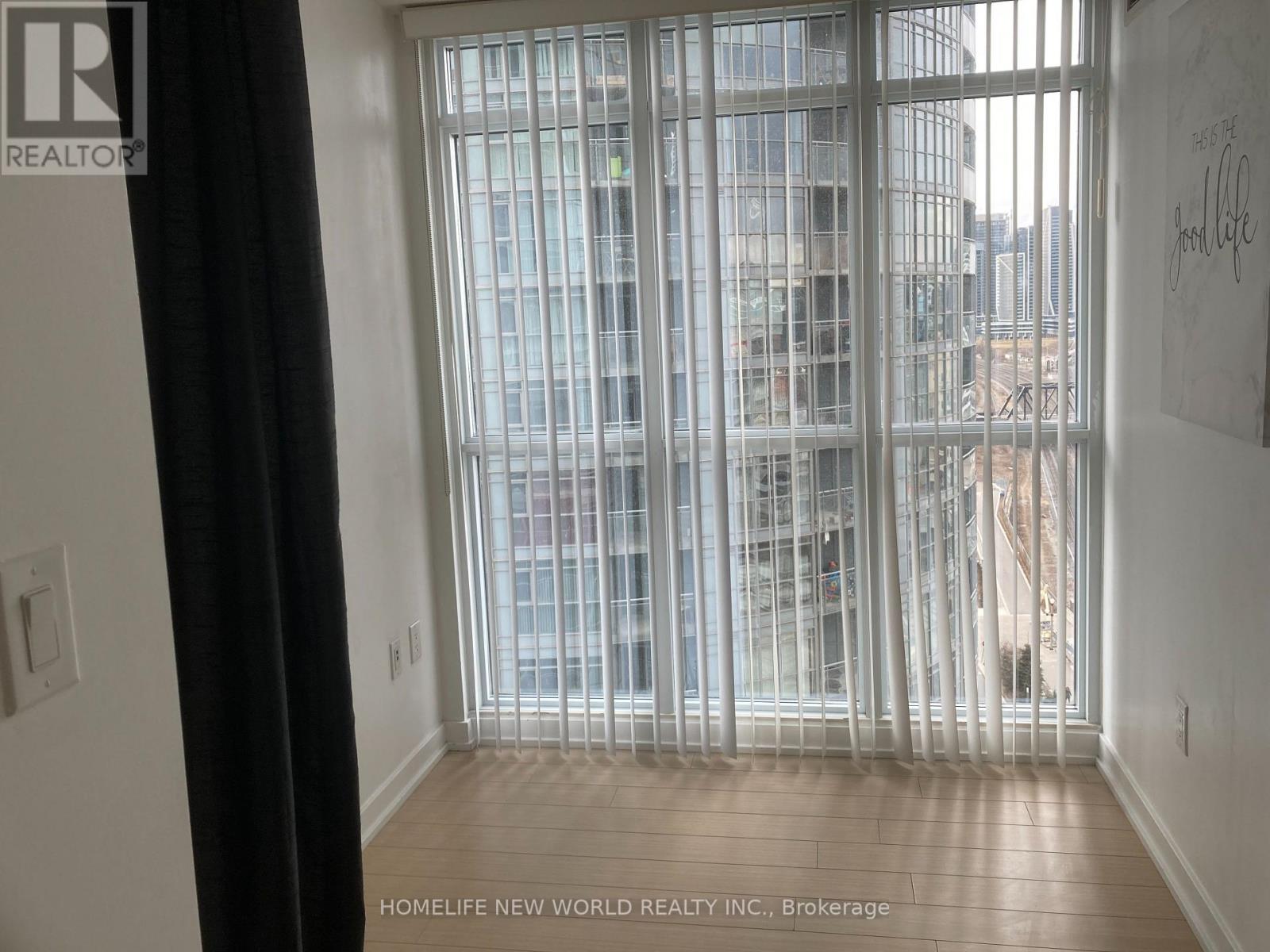 1612 - 15 Iceboat Terrace, Toronto, Ontario  M5V 4A5 - Photo 6 - C12444726