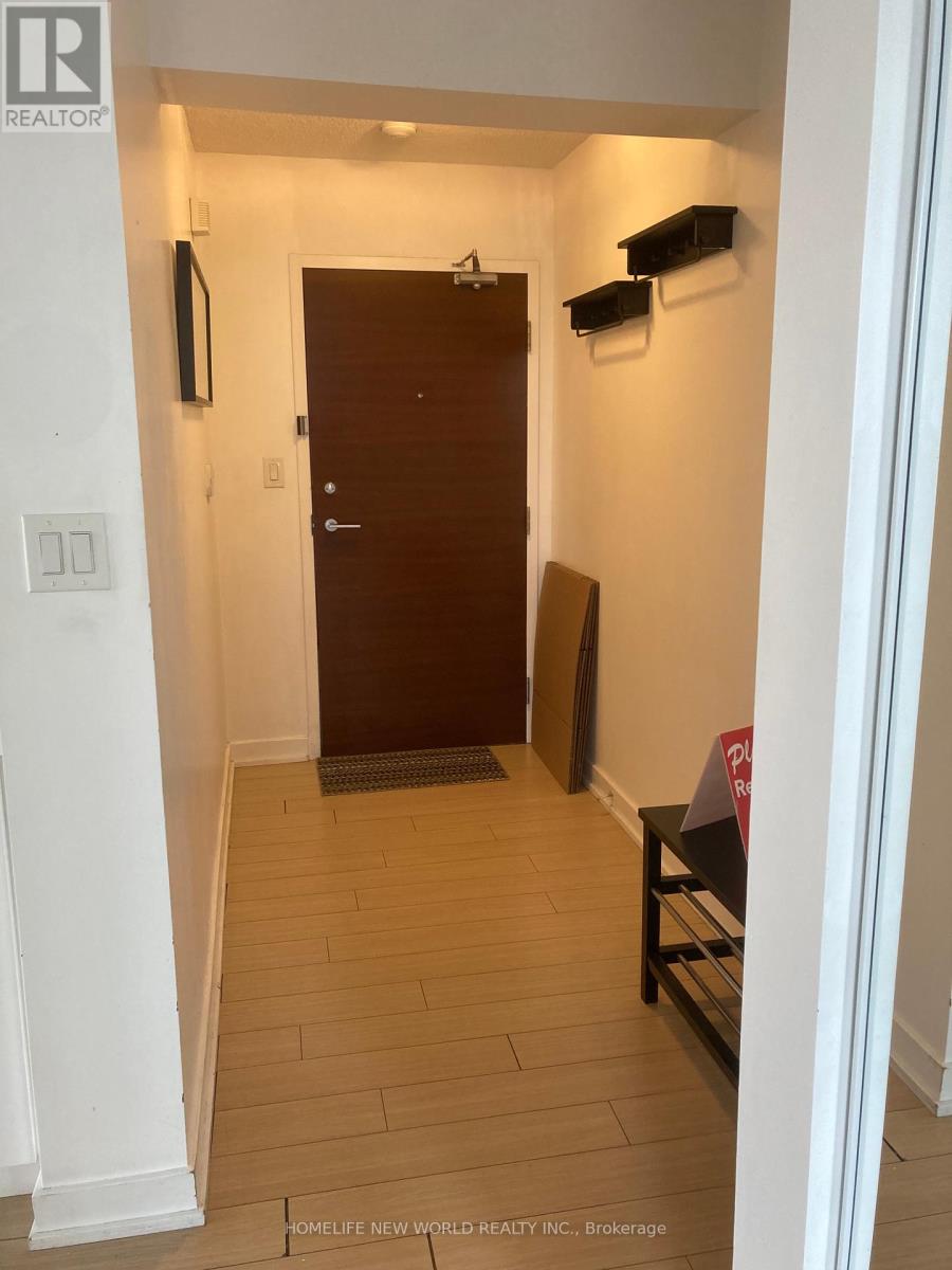 1612 - 15 Iceboat Terrace, Toronto, Ontario  M5V 4A5 - Photo 8 - C12444726