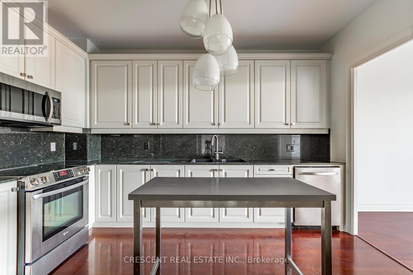 605 - 3085 Bloor Street W, Toronto, Ontario  M8X 1C9 - Photo 14 - W12438970
