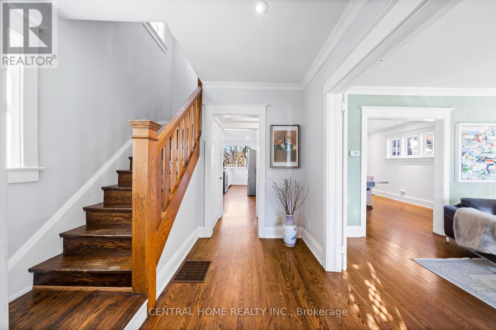 70 Pine Crescent N, Toronto (The Beaches), Ontario  M4E 1L4 - Photo 4 - E12444717