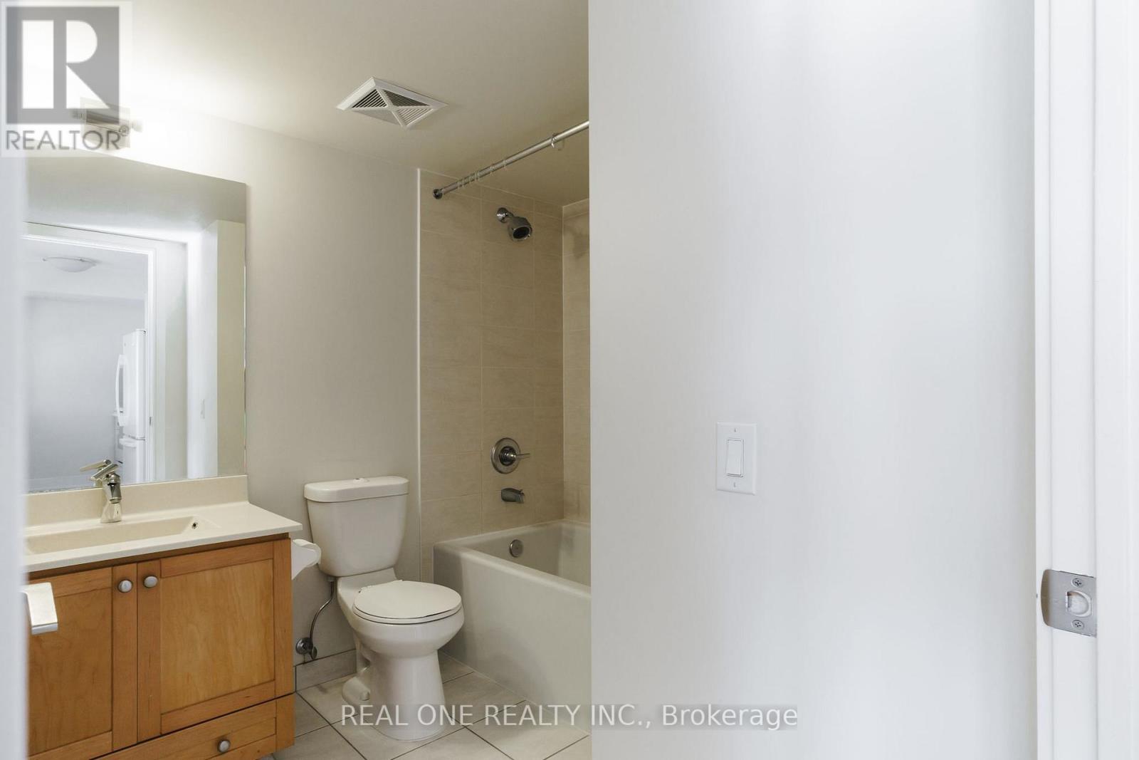 2306 - 125 Village Green Square, Toronto, Ontario  M1S 0G3 - Photo 8 - E12444720