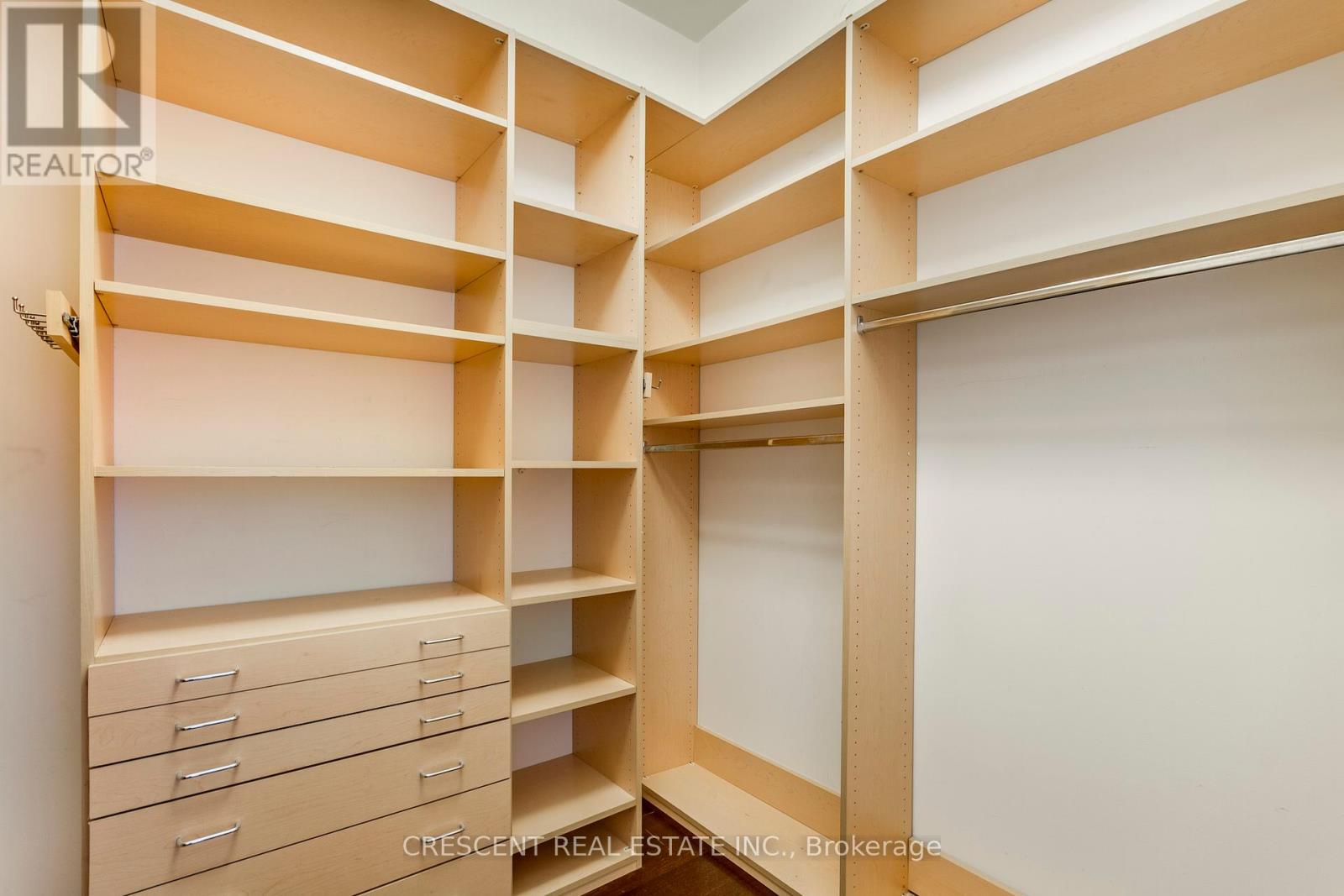605 - 3085 Bloor Street W, Toronto, Ontario  M8X 1C9 - Photo 29 - W12438970