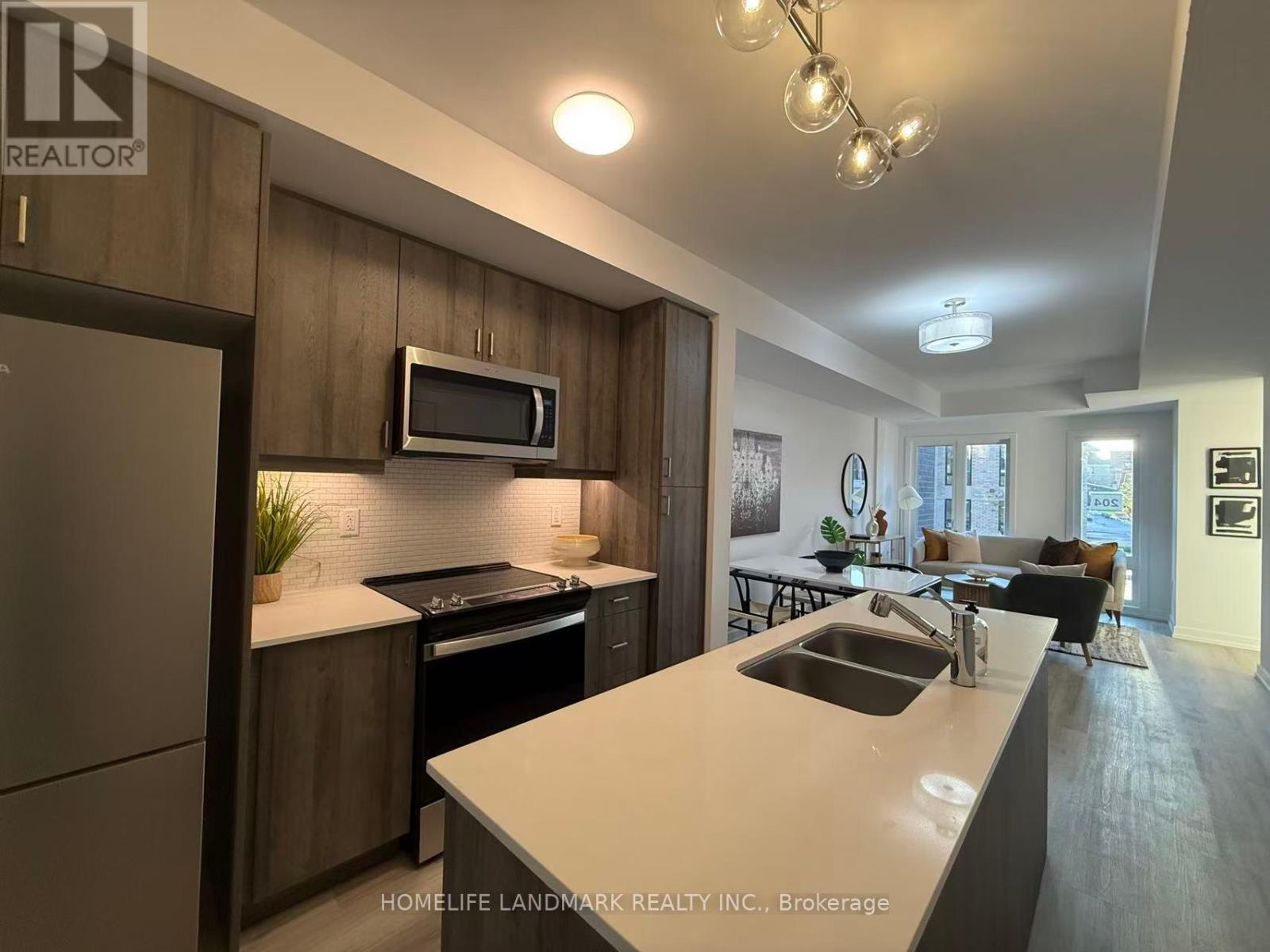 204 - 3 Bancroft Lane, Richmond Hill (Jefferson), Ontario  L4E 1M1 - Photo 4 - N12444721