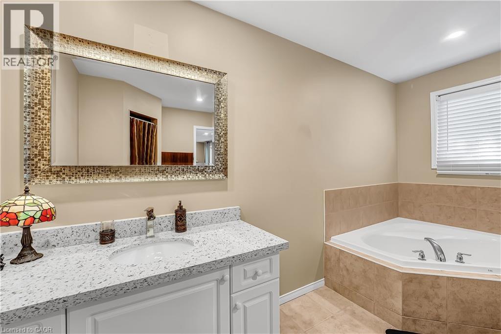 35 Pantano Drive, Hamilton, Ontario  L9B 2Y4 - Photo 28 - 40764904