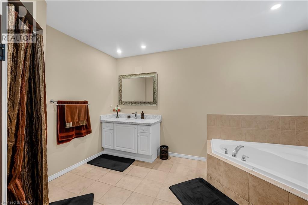 35 Pantano Drive, Hamilton, Ontario  L9B 2Y4 - Photo 27 - 40764904