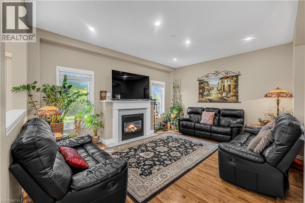 35 Pantano Drive, Hamilton, Ontario  L9B 2Y4 - Photo 3 - 40764904