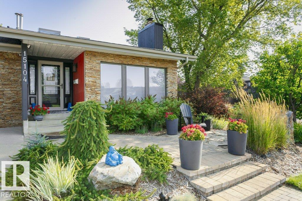 15104 42 AV NW, Edmonton, Alberta